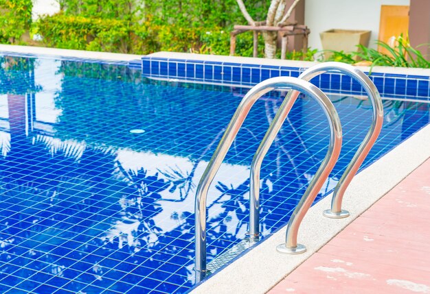 Porady na temat utrzymania czystości w basenie ogrodowym: od filtra piaskowego do chemii basenowej