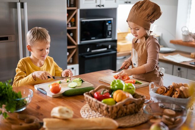 Jak wspólne gotowanie może budować więzi rodzinne
