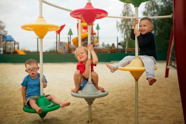 Jak bezpieczna zabawa na sprzęcie do skakania wpływa na rozwój Twojego dziecka?
