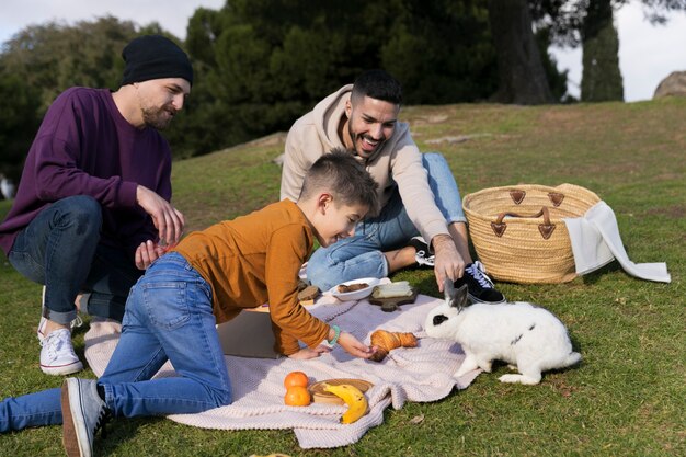 Jak zorganizować idealny piknik na świeżym powietrzu?