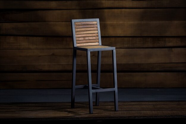 Jak wybrać idealny stołek barowy do nowoczesnego wnętrza: drewno, metal i personalizacja jako kluczowe elementy