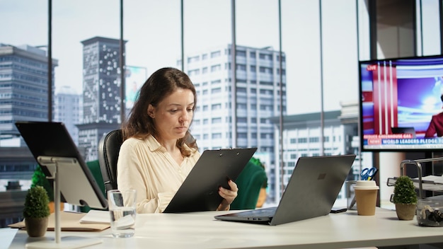 Jak zdalne usługi księgowe mogą usprawnić prowadzenie małej firmy